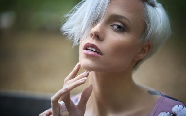 《江知年宋清函》小说完整版在线阅读(主角重生选择换娶后,前世讨厌我的青梅悔疯了)