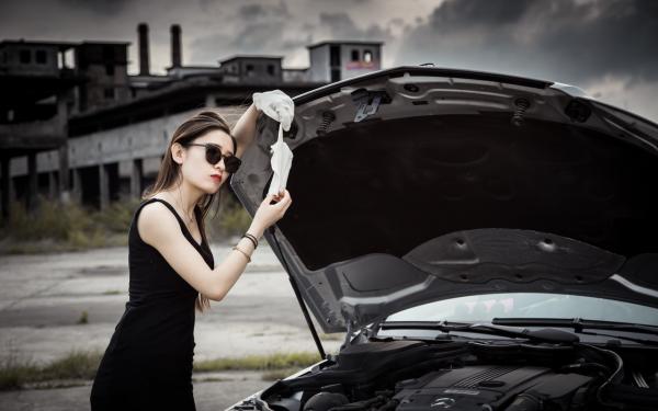 他哭着求我救他妈，却不知道公司是我家开的小说全文在线阅读 张伟陈屿全文完整版章节