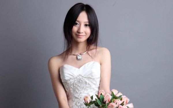 《陆阳余弦》小说章节列表免费试读 从攻略校花妈妈开始，成为全民男神小说全文